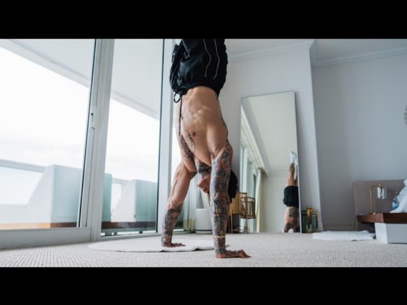 image 0 Do This Routine Every Morning : Handstand